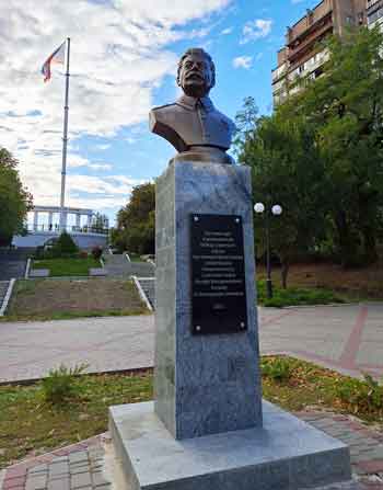 Памятник И.В. Сталину Памятник И.В. Сталину